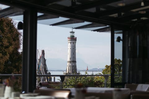 Restaurant/places to eat, Natural landscape, Banquet/Function facilities