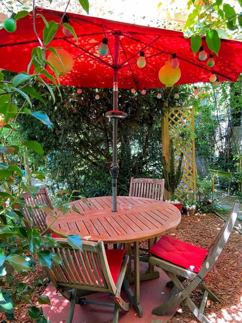 Garden, Dining area