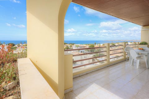 View (from property/room), Balcony/Terrace, Dining area, Sea view