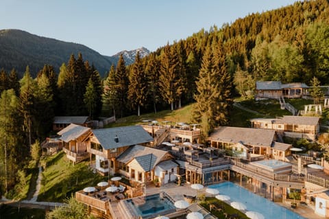 Property building, Massage, Sauna, Spa and wellness centre/facilities, Swimming pool