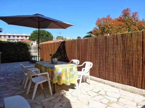 Les Ondes - Grande Terrasse RdC Calme Parking Proche Plage Apartment in Antibes