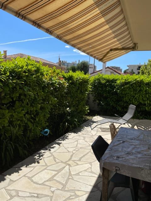 Les Ondes - Grande Terrasse RdC Calme Parking Proche Plage Apartment in Antibes