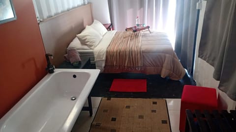 Bed, Photo of the whole room, Bedroom, Bath