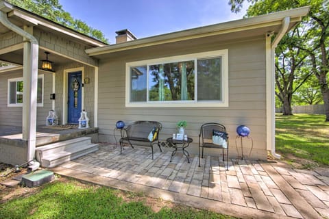 Cozy Canton Residence with Great Outdoor Space! Haus in Canton