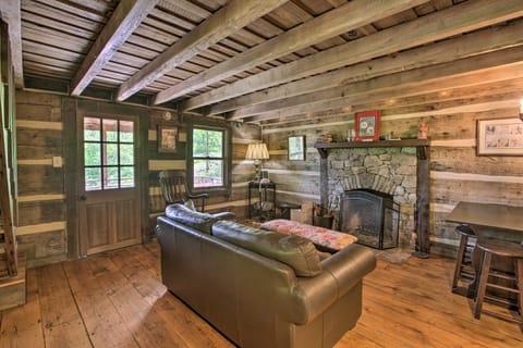 Romantic Log Cabin Escape on Delfosse Winery! Haus in Nelson County