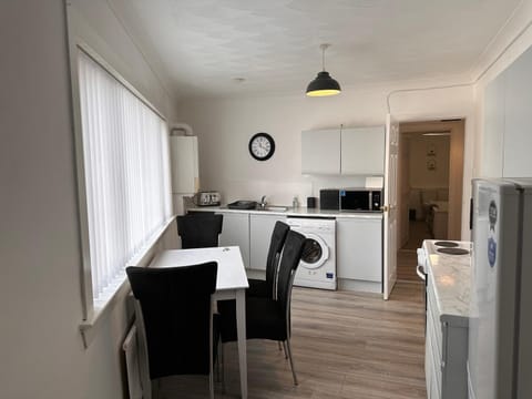 Crown street getaway Apartment in Ayr