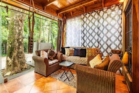 Cozy Beach Casita/Walking distance to beach and yoga! House in Guanacaste Province