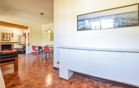 Stunning Home In Camaiore With 4 Bedrooms, Wifi And Outdoor Swimming Pool House in Camaiore