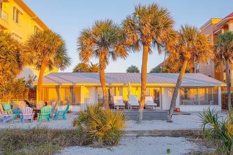 3 Palms Retreat House in Indian Rocks Beach