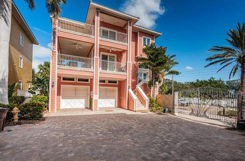 Westwinds Paradise Beach House House in Indian Rocks Beach