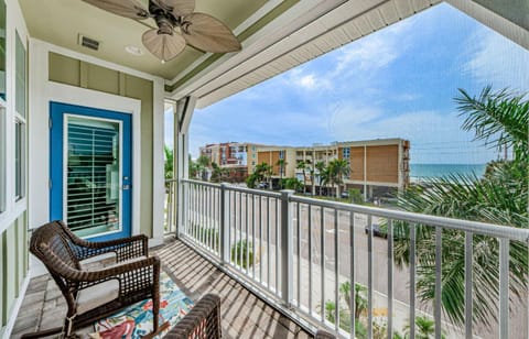 Oceanside Beach Cottage House in North Redington Beach