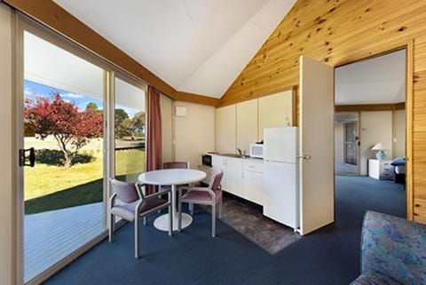 The Station Hotel Campground/ 
RV Resort in Jindabyne