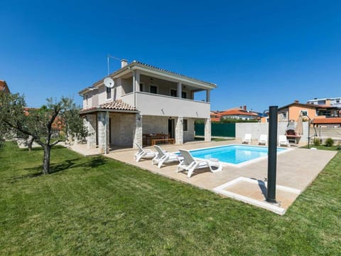 Villa Angelina With 3 Bedrooms And Pool In Novigrad | Novigrad ...