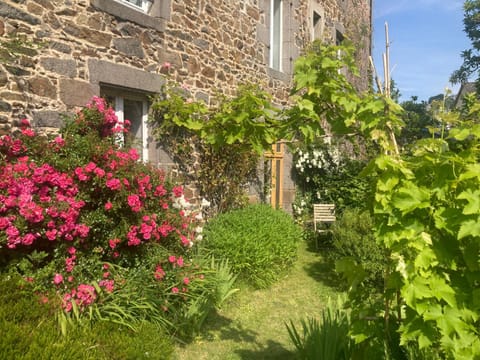 Chambres d hôtes du Moulin à papier Alojamiento y desayuno in Plérin