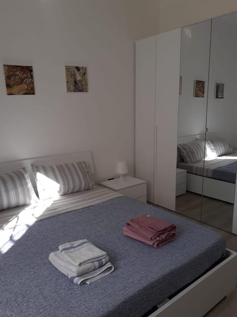 Tigullio Vacations - Flavia beach apartment Condo in Lavagna