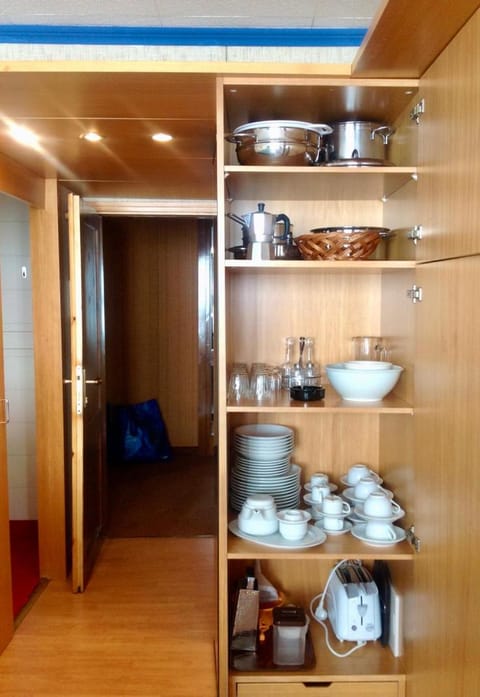 Coffee/tea facilities, Kitchen or kitchenette