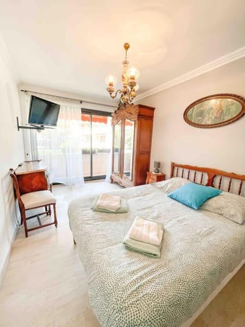 LE CANAILLOU - Hyper centre - Wifi Apartment in Cassis