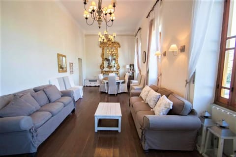 Grande appartamento in Villa con terrazza sul mare Wohnung in Celle Ligure