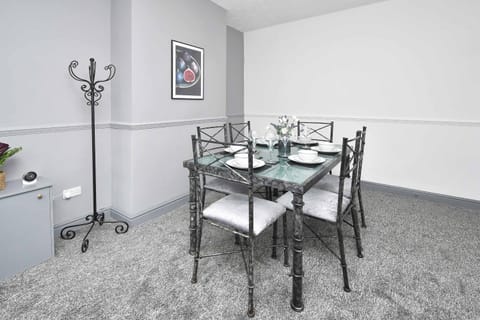 Dining area, Dinner