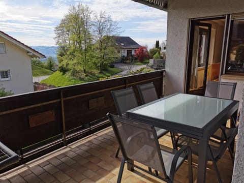 View (from property/room), Balcony/Terrace, Seating area, Mountain view