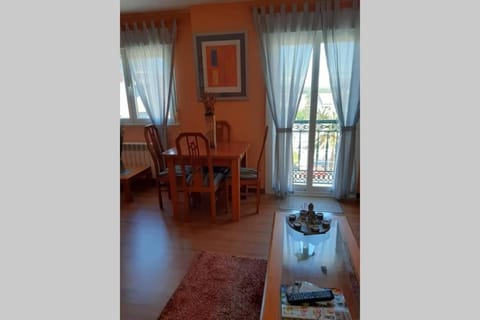 Apartamento en el centro de Carballo Apartment in Bergantiños