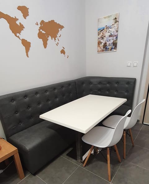 Seating area, Dining area