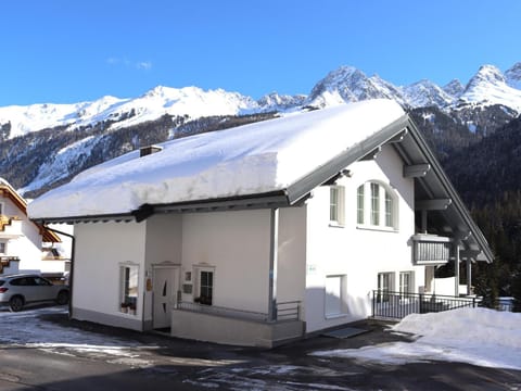 Property building, Winter