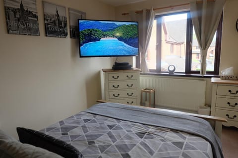 TV and multimedia, Bedroom