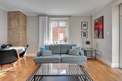 Living room, Area and facilities