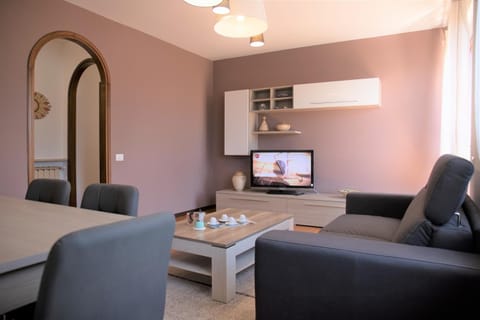 TV and multimedia, Living room, Seating area