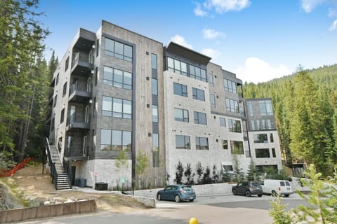 New Ski In Out Luxury Loft #103 - Hot Tub, Gym, Great Views - 500 Dollars Of FREE Activities & Equipment Rentals Daily House in Winter Park