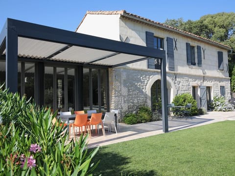 **Charmant Mas Rénové avec Piscine et Jardin au Cœur de la Provence!** - FR-1-599-17 House in Tarascon