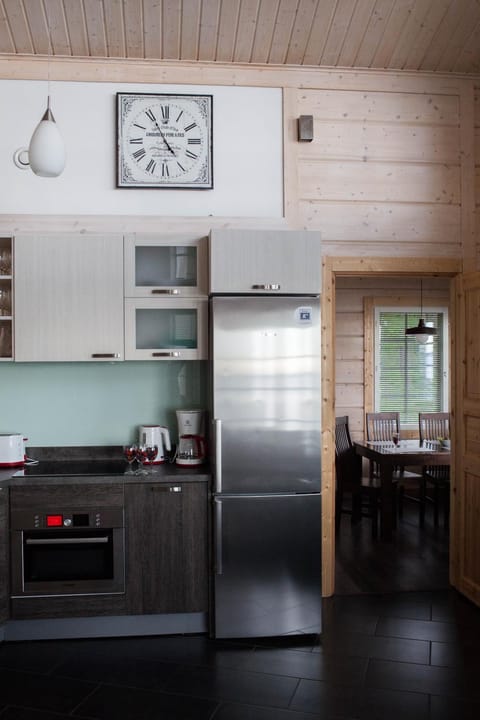 Kitchen or kitchenette, oven