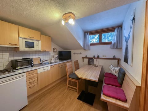 Apartpension Schollberg Bed and Breakfast in Saint Anton am Arlberg