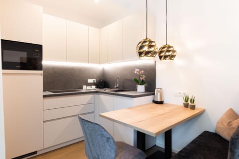 Kitchen or kitchenette, Living room