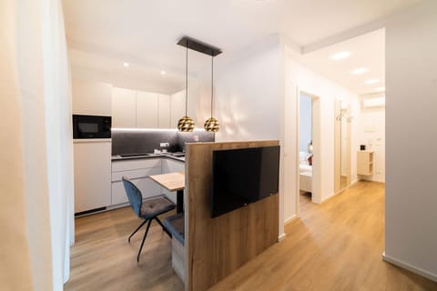 Kitchen or kitchenette, Living room