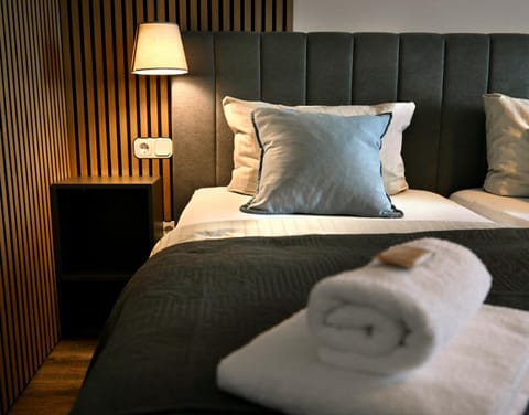 Bed, Photo of the whole room, towels