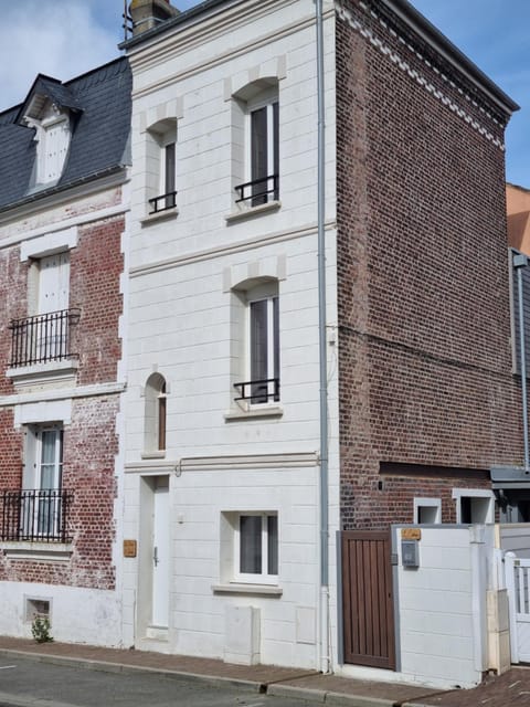 Au bord de Mers Apartment in Normandy