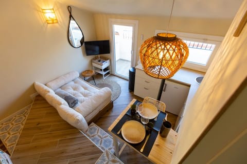 Living room, Photo of the whole room, Seating area, Dining area