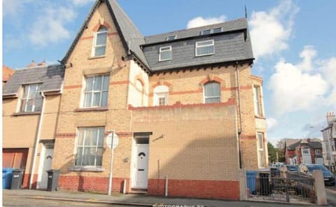 Paradise St Apartment Top Floor 3 flights of stairs 3 bed 1 bathroom Appartement in Rhyl