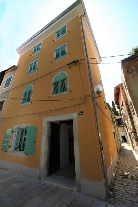 Property building, Nearby landmark, Facade/entrance