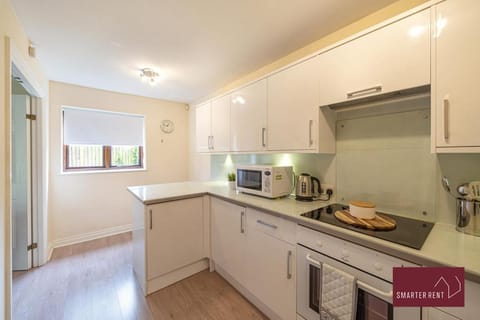 Maidenhead - 2 Bed & parking Apartment in Maidenhead