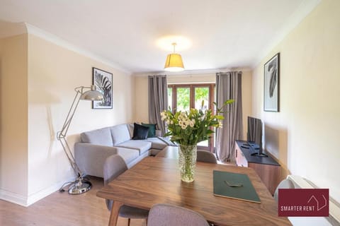 Maidenhead - 2 Bed & parking Condo in Maidenhead