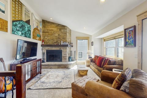 Modern Fraser Mountain Home House in Fraser