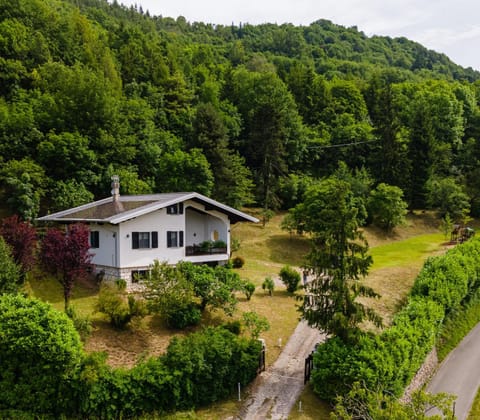 Property building, Neighbourhood, Natural landscape, Mountain view