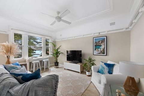 Best location in Manly Harbour view Condominio in Manly