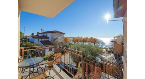 Property building, Facade/entrance, Day, View (from property/room), Balcony/Terrace, Sea view