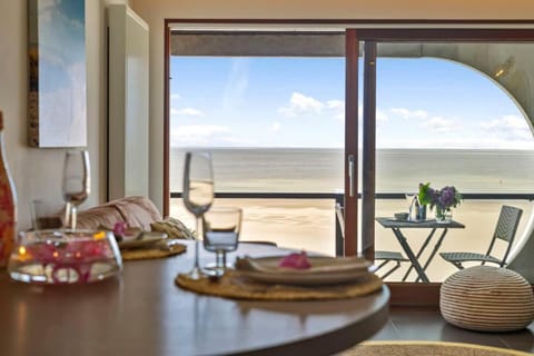 Beautiful studio with stunning sea-view and terrace Apartment in Knokke-Heist