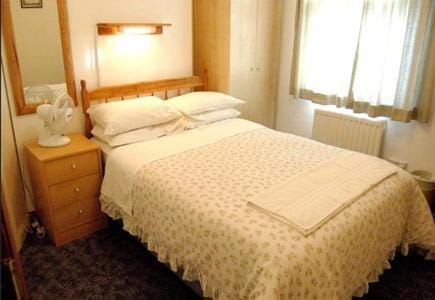 St. George's Lodge Bed and Breakfast in Kingston upon Thames