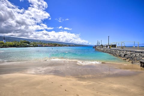 Big Island Condo with Pool Access 1 Mi to Beach! Condominio in Holualoa